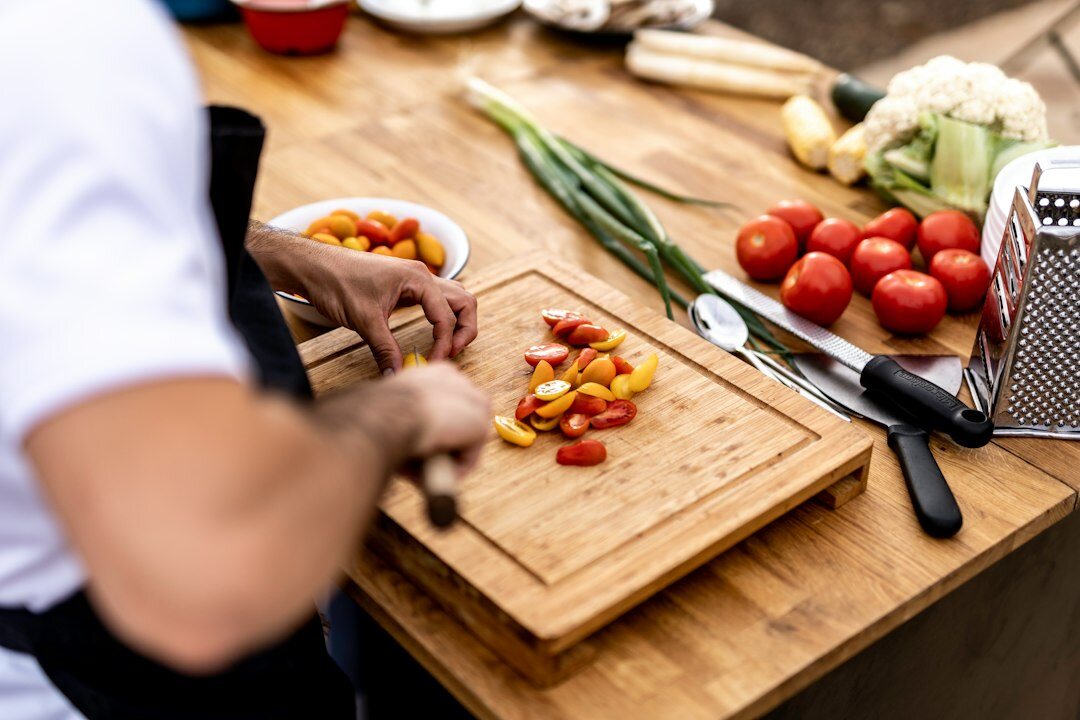 beginner cook chopping vegetables